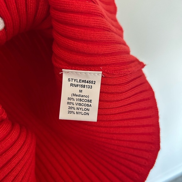 💚2/30-Staccato Vibrant Red Tank Top with White Heart Accents - Picture 5 of 5